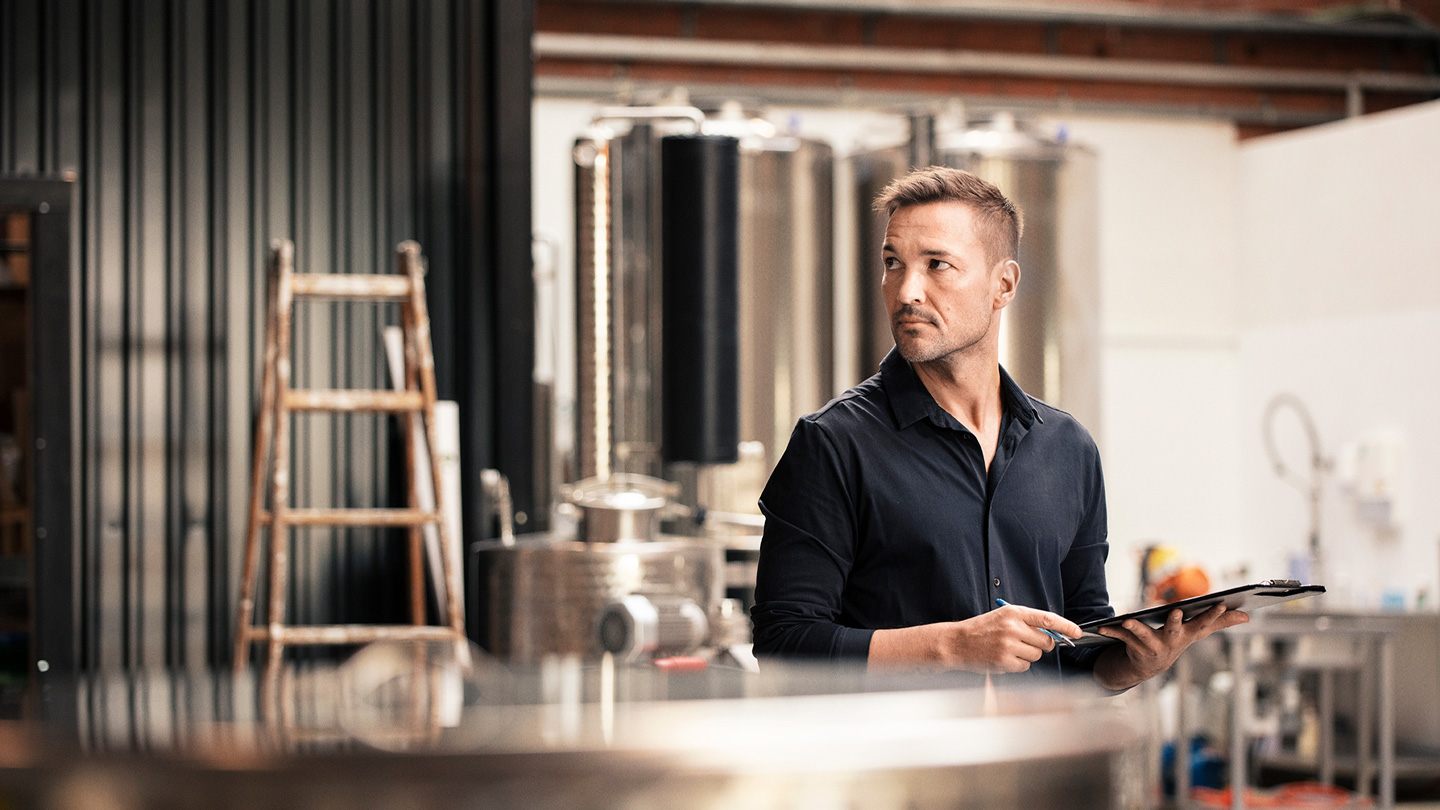 Iværksætter i gang med istandsættelse af virksomheden, som er finansieret gennem et erhvervslån i Danske Bank