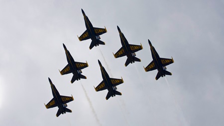 Amerikanske flådejets flyver i formation