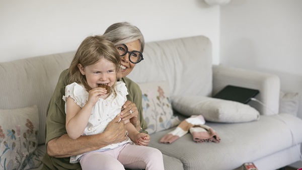 Giv en pengegave, der vokser sammen med barnet